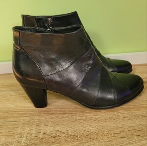 Arnold Churgin Black And Violet Leather Ankle Booties